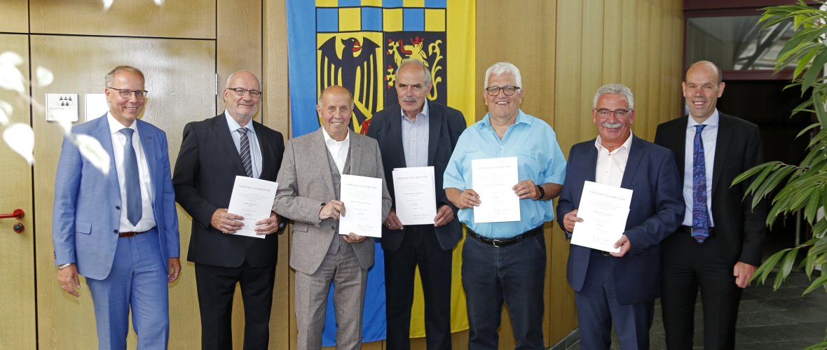 Verleihung Ehrennadel Ortsbürgermeister ohne Frauen Verleihung Ehrennadel Ortsbürgermeister ohne Frauen