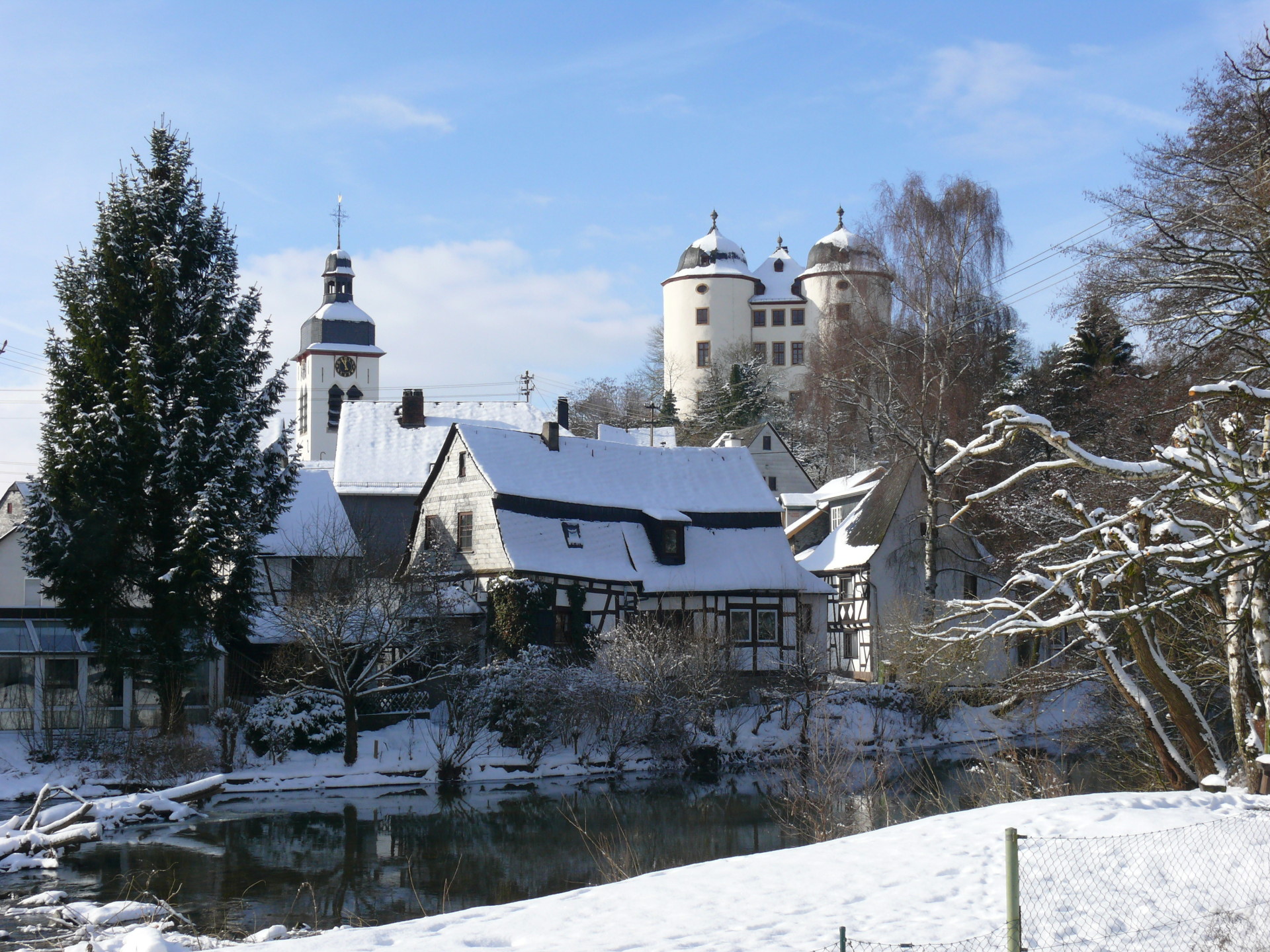 Blick auf das Schloss in Gemünden Blick auf das Schloss in Gemünden im Winter