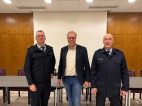 Wehrleiterwahl Bürgermeister Peter Müller mit dem neuen Wehrleiter und seinem Vertreter